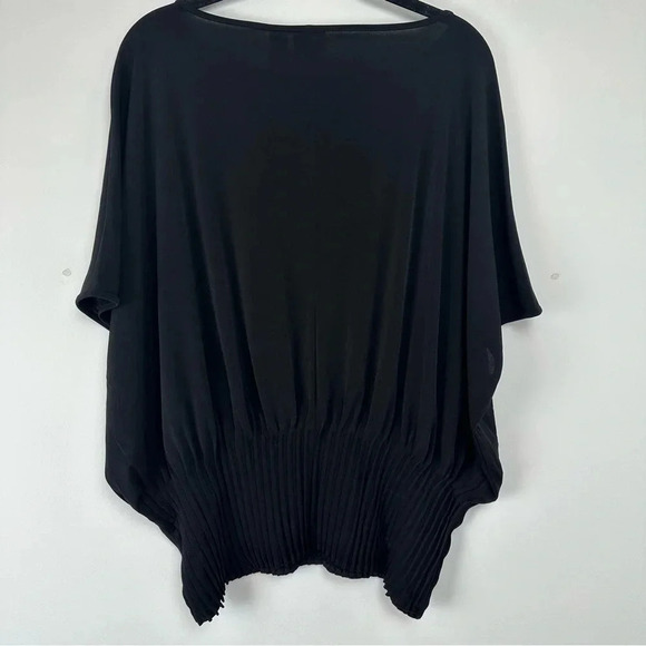 Chicos Women’s Knit Kit Pintuck Topper Size 2/12 Black Pleated Batwing Sleeve - Picture 2 of 9